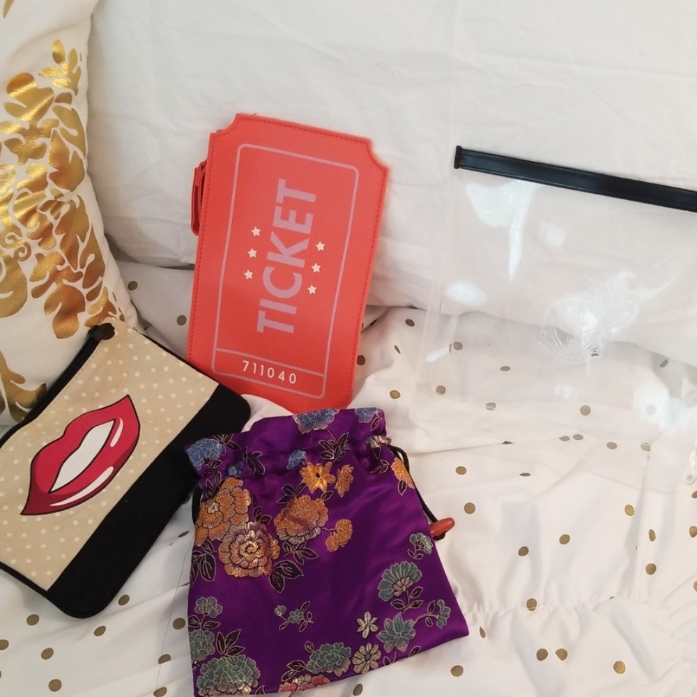 Set of small bags
